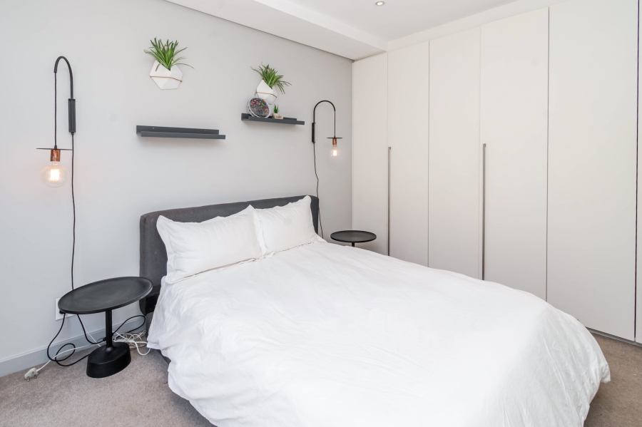 To Let 2 Bedroom Property for Rent in Green Point Western Cape